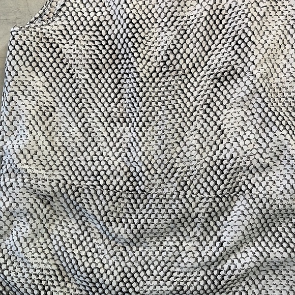 Michael Kors  NWOT   Abstract print blouse scoopneck      Sleeveless      Size S - Picture 8 of 13